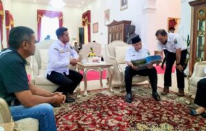 Gubernur Mahyeldi Tugaskan Dinas PSDA Lakukan Kajian Untuk Normalisasi Bantaran Sungai Batang