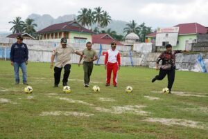 Hadiri Pembukaan Turnamen Sepakbola Piala Kapolda, Wabup Richi Aprian : Semoga Menjadi Motivasi Bagi Generasi Muda Tanah Datar