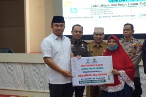 Sutan Riska Bersama Forkopimda dan Muzaki Potensial Lainnya Bayarkan Zakat Mal Melalui Baznas