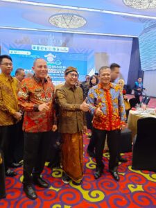 Bersama Menteri Desa PDTT Sabar AS Gala Dinner di Ivent GTTGN XXIV di Bandar Lampung