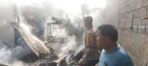 Dugaan Arus Pendek, Satu Rumah di Tanah Bakali Pessel Ludes Terbakar 