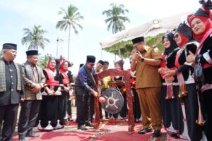 Buka Pesona 1000 Baju Milik Nagari Padang Magek, Bupati Eka Putra : Ini Event Termahal di Tanah Datar