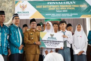 355 Calon Mahasiswa se-Tanah Datar Terima Bantuan Baznas