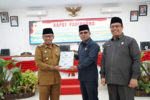 Delapan Fraksi Sampaikan Pandangannya Terkait Ranperda Pertanggungjawaban APBD 2022