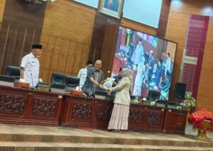 DPRD Sumbar Gelar Paripurna Penyamapaian Pandangan Umum Fraksi-fraksi Terhadap Ranperda Pertanggungjawaban APBD 2022