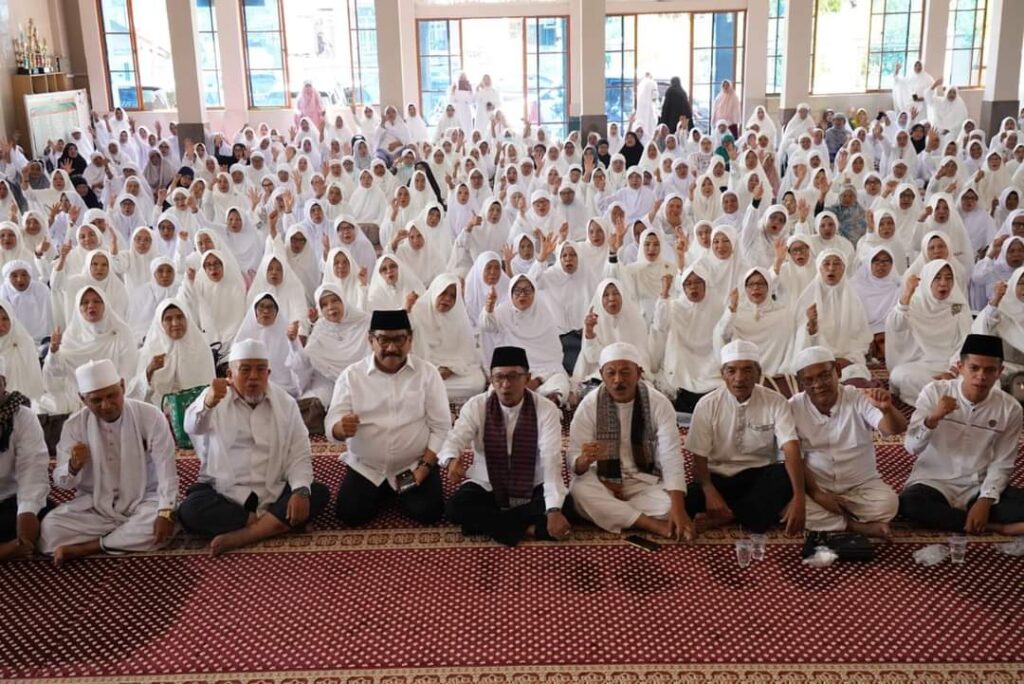 Hadiri Syukuran Haji, Bupati Eka Putra Berharap Jamaah Haji Bisa Memotivasi Masyarakat