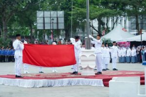 Upacara Penurunan Bendera di LCM Berjalan Khidmat dan Lancar