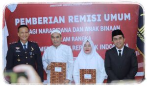 HUT RI ke-78, Wabup Pessel Serahkan Remisi Warga Binaan Lapas Kelas IIB Painan
