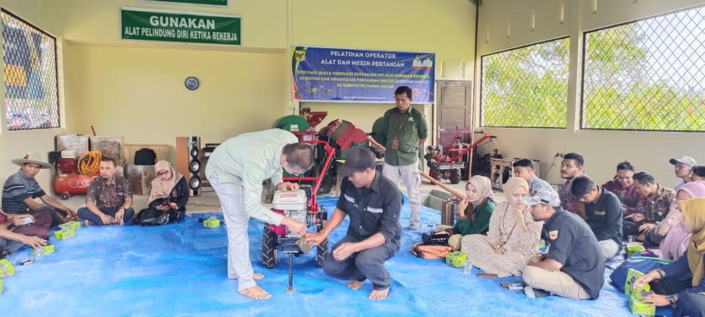 Dukung Progul Bajak Gratis, Dinas Pertanian Tanah Datar Luncurkan Gebetan Manis