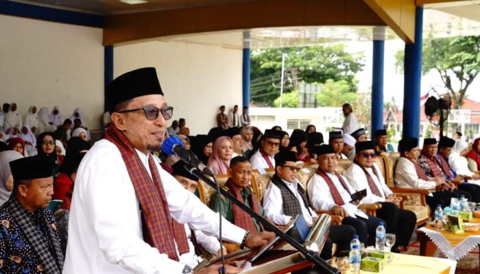 Madrasah Se Tanah Datar Wakaf Hafizh Alquran, Bupati Eka Putra Serahkan Reward Umrah