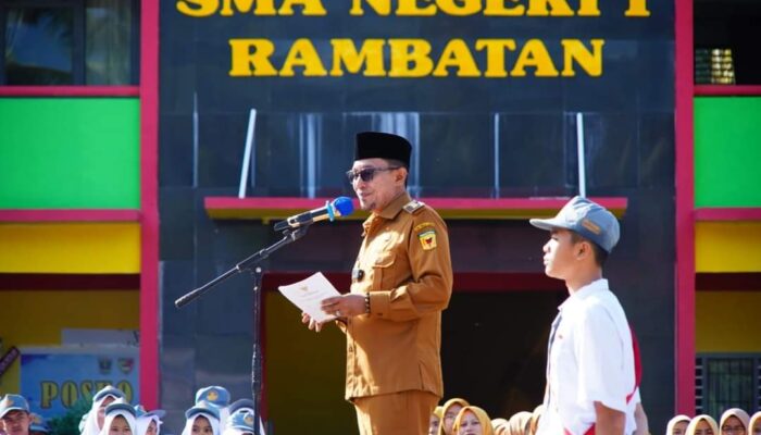 Jadi Irup di SMAN 1 Rambatan, Ini Pesan Bupati Eka Putra