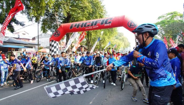 Sekitar 2000 Pesepeda Ikuti Gowes Bareng Luhak Nan Tuo 2