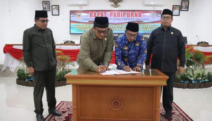 DPRD Tanah Datar Setujui Ranperda PDRD Menjadi Perda