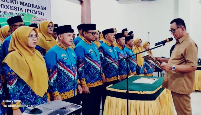 Akhiyen Nuardi Dikukuhkan Sebagai Ketua PD-PGMNI Kabupaten Pesisir Selatan