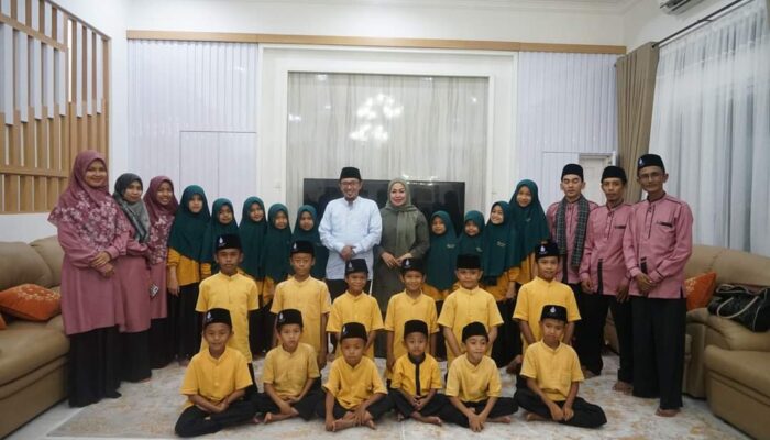 Bupati Tanah Datar Muliakan Penghafal Alquran melalui Program “Maghrib Menghantar Berkah”