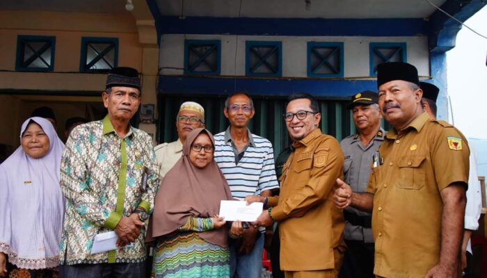 Bupati Eka Putra Himbau Masyarakat Salurkan Zakat Melalui Baznas