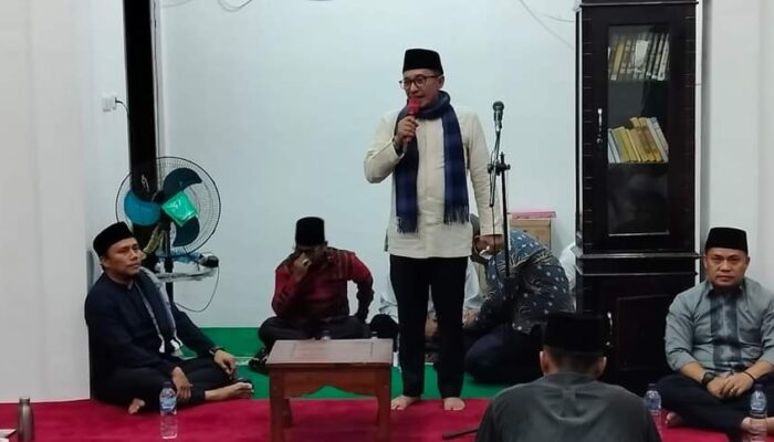 Hadiri Zikir dan Wirid Bulanan, Bupati Eka Putra Apresiasi Pemuda Jorong Ombilin