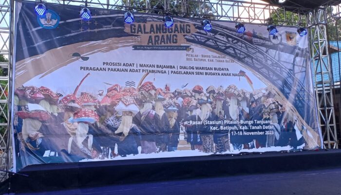 Galanggang Arang Pita Bunga: Perayaan Budaya di Jalur Kereta Api