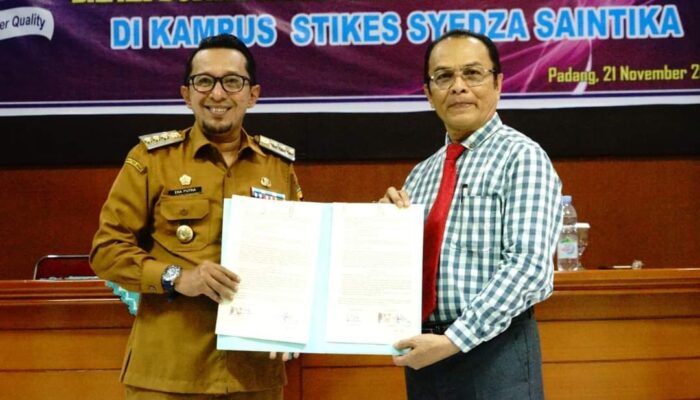 Pemkab Tanah Datar Adakan MoU dengan STIKES Syedza Saintika Padang