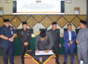 DPRD Kota Padang dan Pemko Setujui APBD TA 2024 Rp 2,57 Triliun Dalam Sidang Paripurna