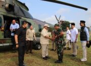 Danrem 032/Wbr Brigjen TNI Rayen Obersyl Sambut Kedatangan Menteri Pertahanan RI