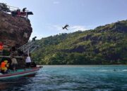 Pulau Sironjong Kecil Mandeh: Menggoda dengan Sensasi Cliff Jumping yang Memukau