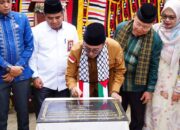 Bupati Eka Putra Letakkan Batu Pertama Pembangunan Masjid Nurul Iman