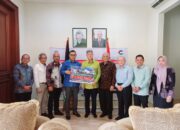 Bupati Solok Epyardi Asda Serahkan Bantuan Sebanyak Rp 963.502.269 Untuk Palestina