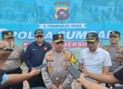 Peduli Kebersihan, Polda Sumbar gelar Bersih-bersih di Pantai Padang