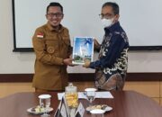 Tanah Datar Kabupaten Pertama Serahkan Laporan Keuangan ke BPK