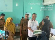 Bupati Pesisir Selatan Serahkan Bantuan Pangan melalui PT Pos Indonesia di Dua Kecamatan