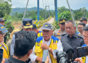 Menteri PUPR RI Tinjau Lokasi Bencana di Pesisir Selatan