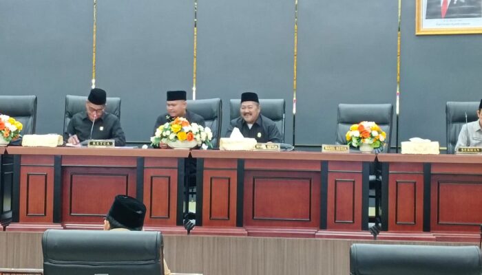 DPRD Kota Padang Bahas Dua Agenda Sekaligus Dalam Sidang Paripurna Ini Pembahasannya