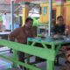 Babinsa jalin Silaturahmi di Wilayah Binaan di warung kopi