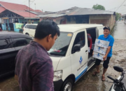 Peduli Warga Terdampak Banjir Perumda Air Minum Salurkan Air Minum dalam Kemasan