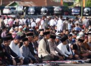 Tunaikan Salat Id, Ribuan Warga dan Perantau Padati Lapangan Bancalaweh