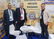 Rektor Universitas Al-Quds Jerussalem Palestine Kunjungi Booth Stand UNP di Ajang Eurie