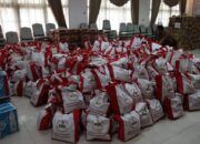 1000 Paket Sembako Dari Presiden RI Untuk Tanah Datar