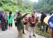 Bupati Kunjungi Jembatan Yang Rusak Akibat Bencana