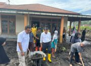 Rektor UNP Ganefri Kunjungi Lokasi Yang Terdampak Bencana Galodo Lahar Dingin Gunung Merapi