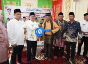 Bupati Eka Putra Serahkan Ambulance Untuk Nagari Jaho