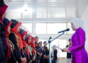 Hj. Emiko Epyardi Asda Kukuhkan 27 Pengurus Bundo Kanduang IX Koto Sungai Lasi Periode 2024-2029