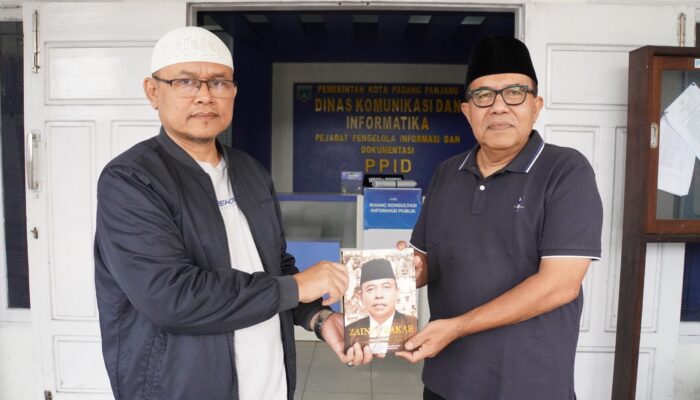 Inspirasi Zainal Bakar melalui Buku “Menapak dari Bawah, Melangkah Hingga ke Puncak”