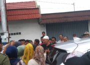 Penuh Haru Anggota KBPKL Beri Dukungan Terhadap Idman Ditahan Kejaksaan Negeri Padang