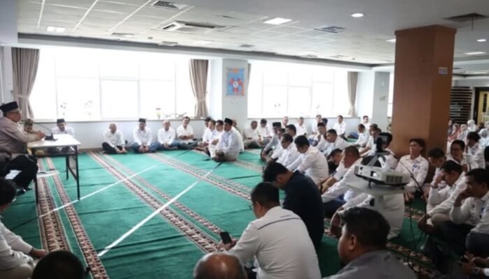 Ketua DPRD Sumbar Muhidi Berikan Tausiyah Ramadhan di Bank Nagari