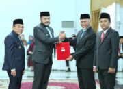 Fadly Amran dan Maigus Nasir Terima SK dari Gubernur Sumbar Untuk Pimpin Kota Padang Periode 2025-2030