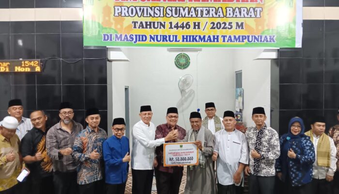 Ketua DPRD Sumbar Muhidi Safari Ramadan ke Masjid Nurul Hikmah Tampuniak Nagari Pauah Pasaman