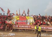 The Kmer’s Mania Apresiasi Semen Padang FC yang Bermain dengan Usaha Keras