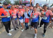 Peserta Kegiatan BOM Run 2025 dari Jakarta Apresiasi Keindahan Pantai Padang