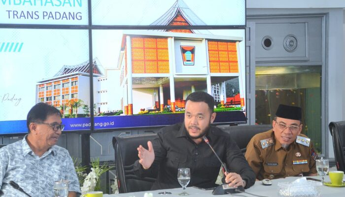Walikota Padang Dengarkan Aspirasi Operator Trans Padang